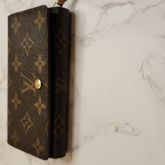 Louis Vuitton Porte Monnaie Tresor Monogram Wallet - Picture 12 of 13
